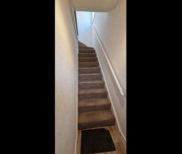 3 Bed End Terrace, Morley, LS27 - Photo 2