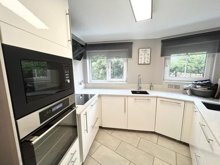 Manor Road, East Cliff - Photo 4