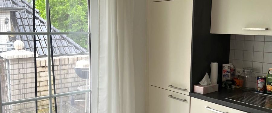 Wohnen in einer gemütlichen Dachgeschosswohnung in zentraler Lage der Stadt Leer! - Photo 1