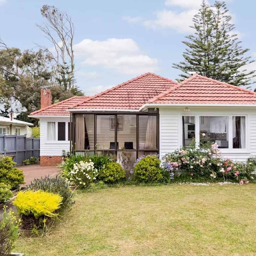 This beautifully presented 4-bedroom house at Mt Wellington - Photo 1