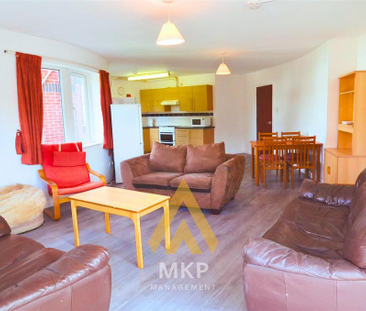 4 bedroom flat to rent - Photo 2