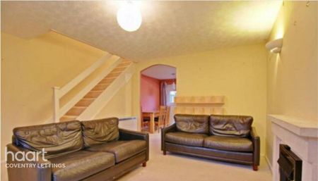 3 bedroom semi-detached house to rent - Photo 2