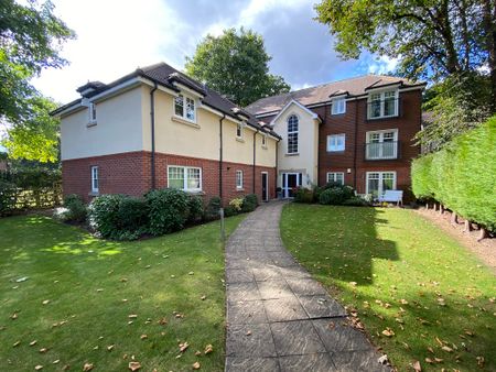 Oak Court, Bucknell Close - Photo 2