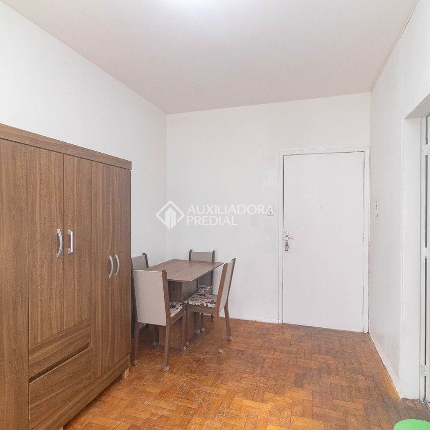 Kitnet com 1 quarto e 42m² para alugar em Floresta, Porto Alegre. - Photo 1