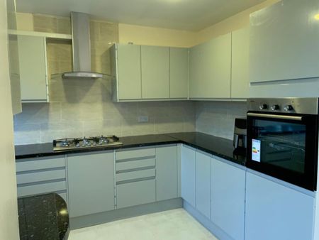 4 bedroom terraced house to rent - Photo 5