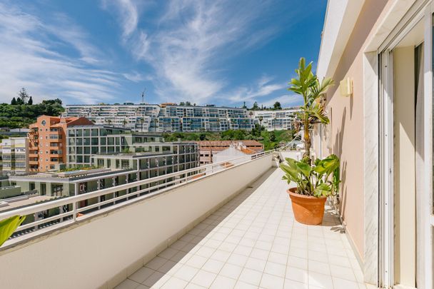 Excelente Penthouse T4+1 com vista mar, terraço e estacionamento, no Dafundo-Cruz Quebrada - Photo 1