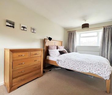 Hawthorn Road, Woking - 2 bedrooms Property for lettings - Seymours - Photo 6