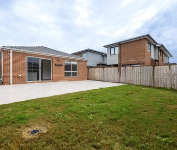 SPACIOUS FAMILY LIVING IN CLYDE NORTH - Photo 5