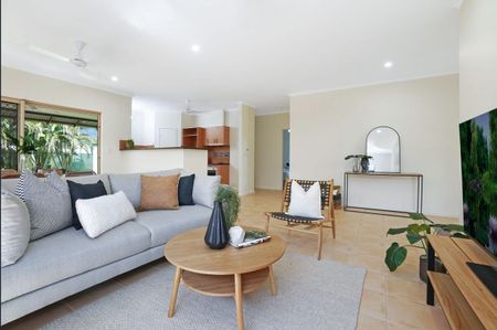 FUNCTIONAL, NEAT FAMILY HOME IN CONVENIENT LOCATION - Photo 2