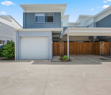 Modern & Low Maintenance Townhouse in Buderim - Photo 4