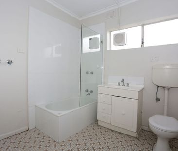 1/4 Beaumont Parade, West Footscray, Vic 3012 - Photo 3