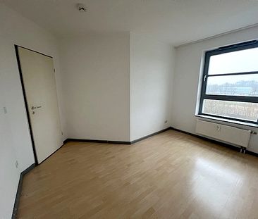 Helle 3-Zimmer-Wohnung mit großem sonnigem Balkon in zentrumsnaher Lage - Photo 6