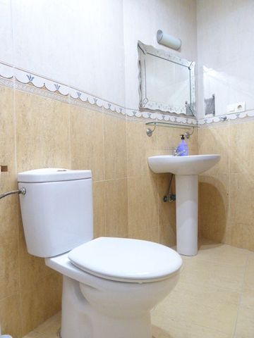 Apartamento de alquiler en Calle Tomás de Burgos, 12, Parque Victoria Eugenia - Photo 4