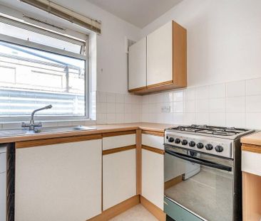 Studio to rent - Photo 6