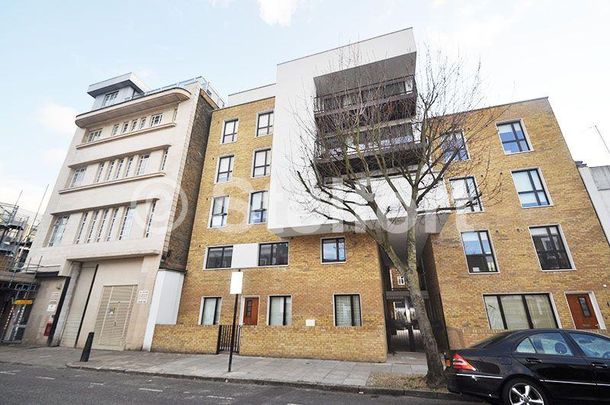 2 bedroom flat to rent - Photo 1