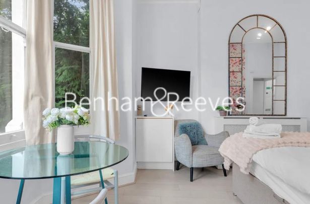 Studio to rent - Photo 1