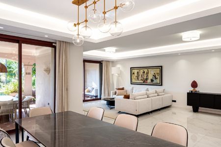 5 Bedroom Townhouse For Rent in Nueva Andalucía, Málaga - Photo 4