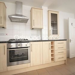 Wellington Crescent, Ramsgate, CT11 8JD, Kent - Photo 2