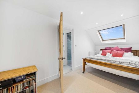 4 bedroom terraced house to rent - Photo 3