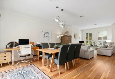 Elegant Townhouse Enjoys the Best of the West and City Fringe - Photo 5