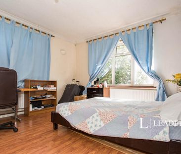 4 bedroom bungalow to rent - Photo 1