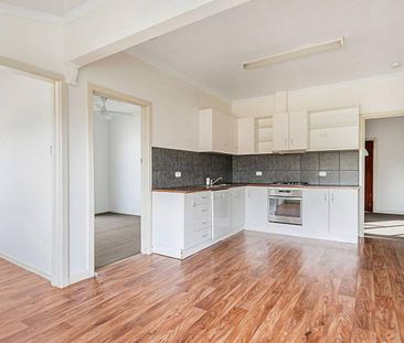 Three-Bedroom Home in Golden Square - Photo 3