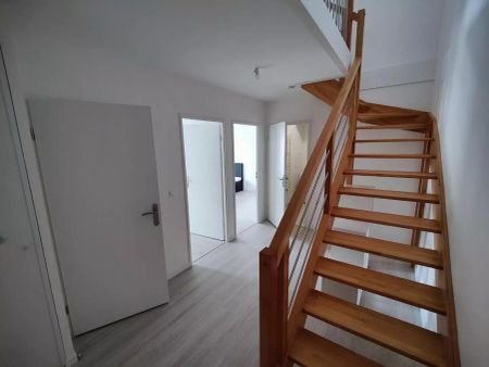 location Appartement T4 DE 89m² À POISSY - Photo 3
