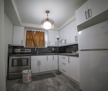 For Lease - 152 Overbrook Place Unit# Bsmt, Toronto, Ontario - Photo 4