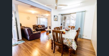 FAMILY HOME WITH ALL YOU NEED IN A CONVENIENT PLACE - Photo 2