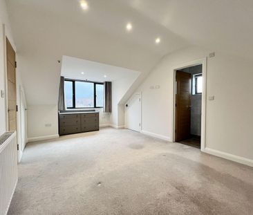 4 bedroom semi-detached house to rent - Photo 4