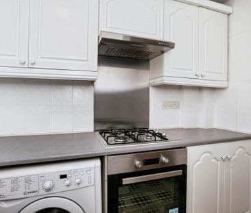 2 bedroom maisonette to rent - Photo 3