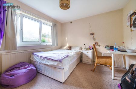 4 bedroom semi-detached house to rent - Photo 2