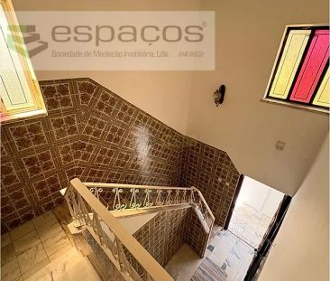 House T7 in Santa Iria de Azoia, São João da Talha e Bobadela, Loures - Photo 4