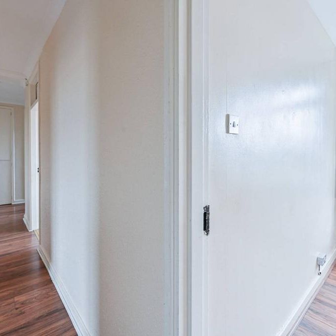 3 bedroom flat to rent - Photo 1