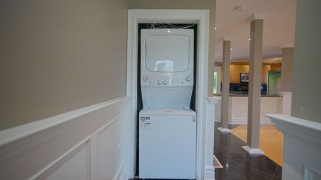 For Lease - 7 Waterbury Drive Unit# Main, Toronto, Ontario - Photo 2