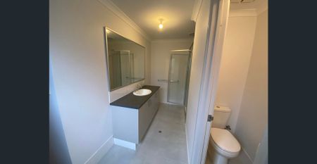 53 Cochrane Loop, Aveley, WA 6069 - Photo 4