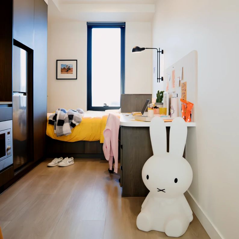 Signature Plus Studio Apartment - Double Bed with Premium View - Photo 1