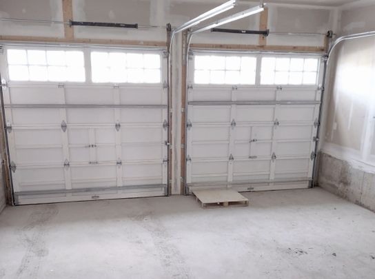 For Lease - 4 Sam Battaglia Crescent, Georgina, Ontario - Photo 1