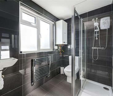 A well presented one bedroom apartment with open plan living, ideal... - Photo 3