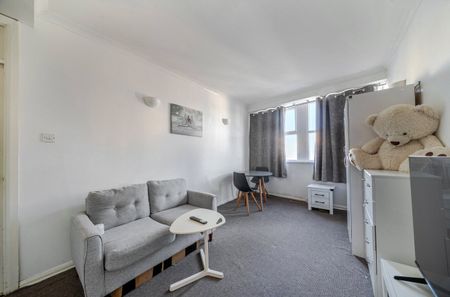 Station Road, London, SE25 5AJ - Photo 2