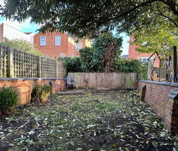 3 bedroom end of terrace house to rent - Photo 4