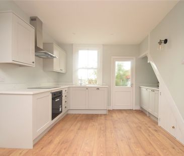 3 bed terraced house to rent in St Marys Walk, Scarborough, YO11 - Photo 2