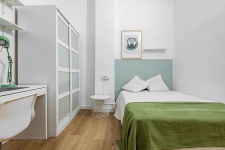 Gran Via Marquès del Túria Gran Via, Valencia, Valencian Community 46005 - Photo 2