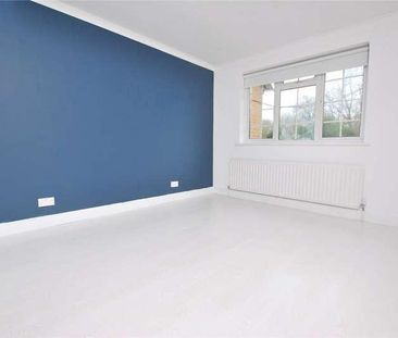 Regalfield Close, Guildford, Surrey, GU2 - Photo 6