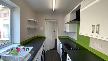 3 bedroom property to rent - Photo 4