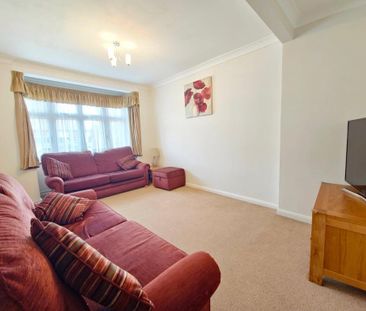 3 bedroom end of terrace house to rent - Photo 4