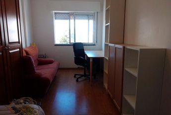 Quarto junto Miraflores e do Centro Comercial Central Park