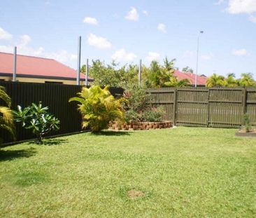 10 Donostia Crescent, Bushland Beach - Photo 5