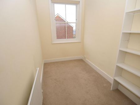4 bedroom semi-detached house to rent - Photo 4