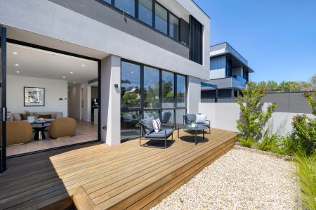 1/16 Carpenter St, Brighton VIC 3186 - House For Rent | Domain - Photo 2